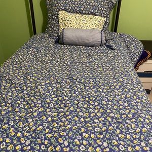 Vintage Laura Ashley twin comforter
